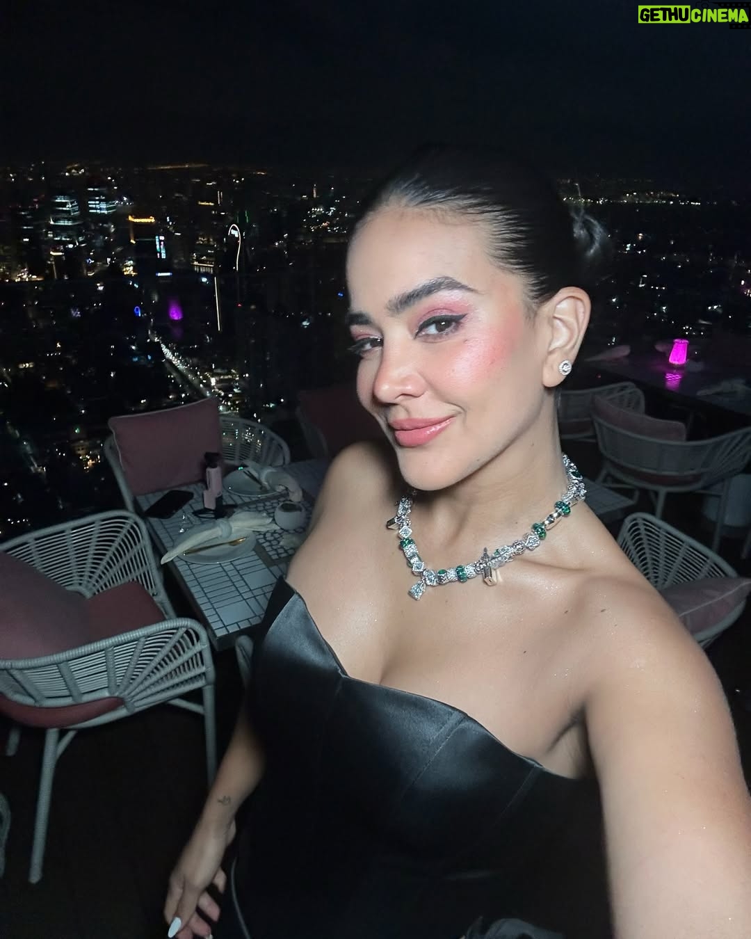Michela Pincay - 52.9K Likes - Mucha gente muy linda en un solo lugar, día 1 😮💨✨💎📍 thank you for having us @theofficialpandora #FromThailandWithLove #PandoraSquad24 #PandoraTakesThailand
.
.
.
Mi vestido divino 🖤 @gghautecouture @gabrielagalarza_ec