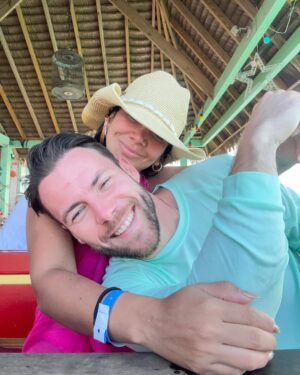 Michela Pincay Instagram - Una negrita en Aruba 🏝️
.
.
P.d. El niñito arruinando mi video es igualito a Ale de bebé 🏝️✈️✨⛵️🤍