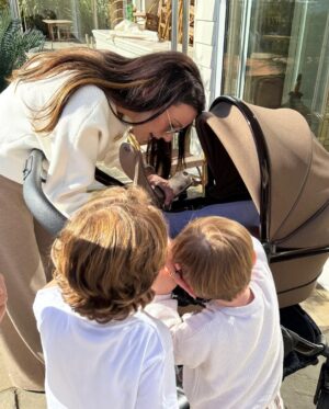 Michelle Keegan Instagram - Such a special day from start to finish. Happy Mothers Day 🫶🏽💐💗