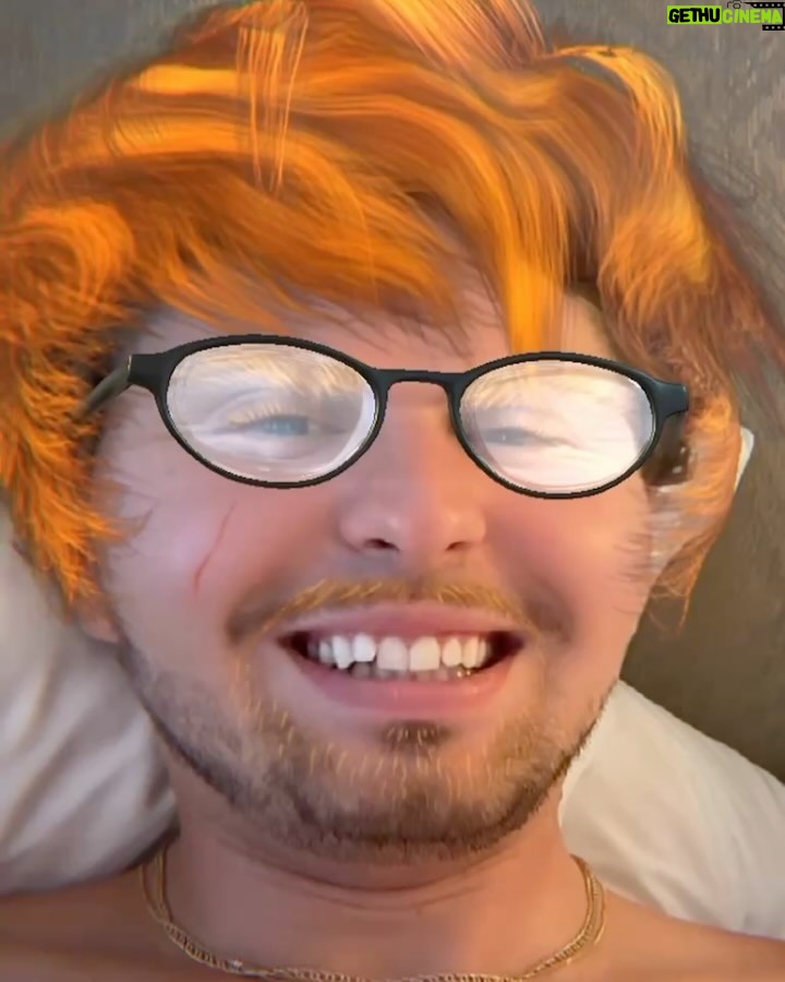 Miisa Rotola-Pukkila - 25.2K Likes - Hän on herkkä ja vahva.
Hän on muuri, joka myrskynkin keskellä seisoo järkähtämättömänä.
Hän luo ja viihdyttää. Naurattaa ja hauskuuttaa.
Hän on päiviemme ilo.
Hän ei tekisi pahaa kärpäsellekkään.
Hän pystyy kaikkeen, vaikka ei tarvitsisi.
Paljon onnea 30-vuotispäivänäsi Tomas! Rakastan sua kaikissa elementeissäsi. Kasvettiin yhdessä aikuisiksi. Kolmekymppisinä kasvaminen jatkuu, mutta varmaa on se, että hauskuus ei lopu!❤️