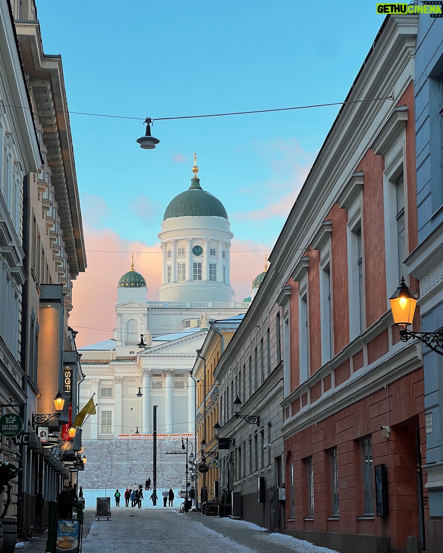 Miisa Rotola-Pukkila - 21.7K Likes - Elämä on arvaamatonta. Koska tahansa voi tapahtua jotain hyvää.💫✨✨ - Eeva Kilpi
Mun alkuvuoden fiilis ja asenne kiteytyy mainiosti tässä mietelauseessa. Ihanaa, kun on taas helpompi hengittää.
Näillä ajatuksilla viikonloppuun! Voikaa hyvin🫶🏼
