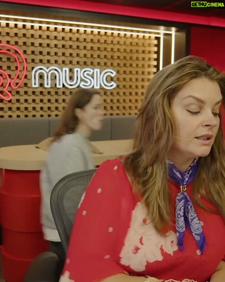 Miljuschka Witzenhausen - 58.8K Likes - Dat was ‘m dan, mijn grote @qmusicnl avontuur! Wat heb ik genoten, gelachen en gedanst! Dank trouwe luisteraars, team Q en natuurlijk toppers @mattievalk en @annemarierozing ❤️ Nu is het weer tijd voor uitslapen en @mattiemarieke 💃🏼