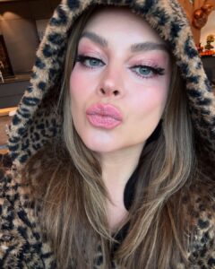 Actress Miljuschka Witzenhausen HD Photos and Wallpapers March 2025