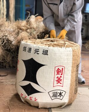 Miljuschka Witzenhausen Instagram - AZIË IK MIS JE! De geuren, de kleuren, de mensen en natuurlijk de smaken. 🍜🥟🍱🥥🍡 Ik ben er dol op ❤️ Je gaat het allemaal terugvinden in het gloednieuwe Miljuschka Magazine, maar eerst deze heerlijke throwback 🔙

#Thailand #Vietnam #Japan