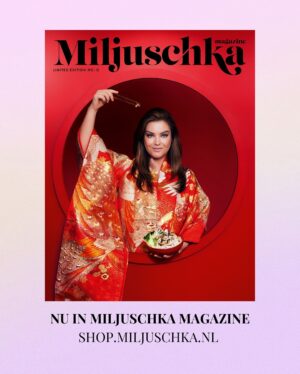 Miljuschka Witzenhausen Instagram - Ik heb heel bewust mijn mond gehouden over mijn relatiebreuk. Mijn privéleven is al vaak genoeg in de media verschenen. Maar als @bibibreijman me tijdens een interview voor het magazine vraagt hoe het écht met me gaat, kan ik niet anders dan eerlijk zijn. En ik zal dat hier vandaag ook zijn. Want zo’n relatiebreuk, gaat je niet in de koude kleren zitten. Ik kan nu zeggen, dat de afgelopen maanden echt heel zwaar zijn geweest. Letterlijk tot het omvallen aan toe. Die kilo’s die eraf gevlogen zijn én waar iedereen mij de hemel over in prijst. Die zijn er van pure ellende afgevlogen. Sterker nog toen mijn relatie eindigde, belandde ik op de eerste hulp. ⁠
⁠
Maar het gaat gelukkig weer stapje voor stapje een stukje beter met me. Ik ben weer gelukkiger en gezonder en dat is wat telt. En waar ik ook gelukkig van word, is zien hoeveel sterke vrouwen er om me heen zijn. En als er iemand nog een sterke vrouw is, dan is Bibi wel. Dat is me in het interview wel meer dan duidelijk geworden. Allebei zijn we al vanaf jong in de spotlights, allebei problemen met familie of geliefden die op straat liggen en allebei stapelgek op Azië. ⁠
⁠
In dit interview, doen we dus beide een goed boekje open en zijn we eerlijk over hoe hard het leven soms kan zijn. Meer van het interview lees je in de komende editie van mijn magazine. En voor nu vind ik het vooral heel belangrijk om te delen, dat we allemaal een beetje liever moeten zijn voor elkaar, want dat is toch wel de kern van het verhaal. Vraag aan je vriendinnen hoe het nu echt met ze gaat, gooi niet klakkeloos comments onder social media posts en verplaats je een beetje in een ander. Het leven is al zwaar genoeg mensen. 💕⁠
⁠
Wil je het hele interview lezen? Alleen in Miljuschka Magazine, te bestellen via shop.miljuschka.nl

Interview: @antoinnettescheulderman75
Styling: @brigittekramerstyling
Visagie: @mettinamakeup @marloesbovelander
Fotografie: Stef Nagel