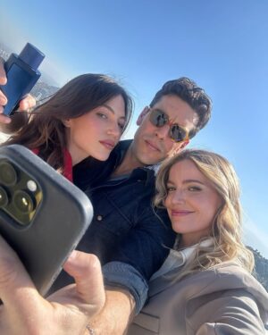 Millaray Viera Instagram - El mejor Team x mi tierra🇨🇱❤️ Un multiverso soñado con mis amigos más icónicos❤️
@stefroitman @mario_houses @agathaamoreiraa 

(Extrañamos a @antoniobanderas y @romuloestrela  por supuesto🫶❤️)

@banderas_perfumes 
#TheIconSupreme