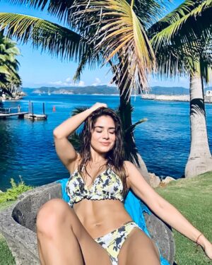 Mimi Morales Instagram - 🌴✨
PROTEC YOUR PEACE🪬