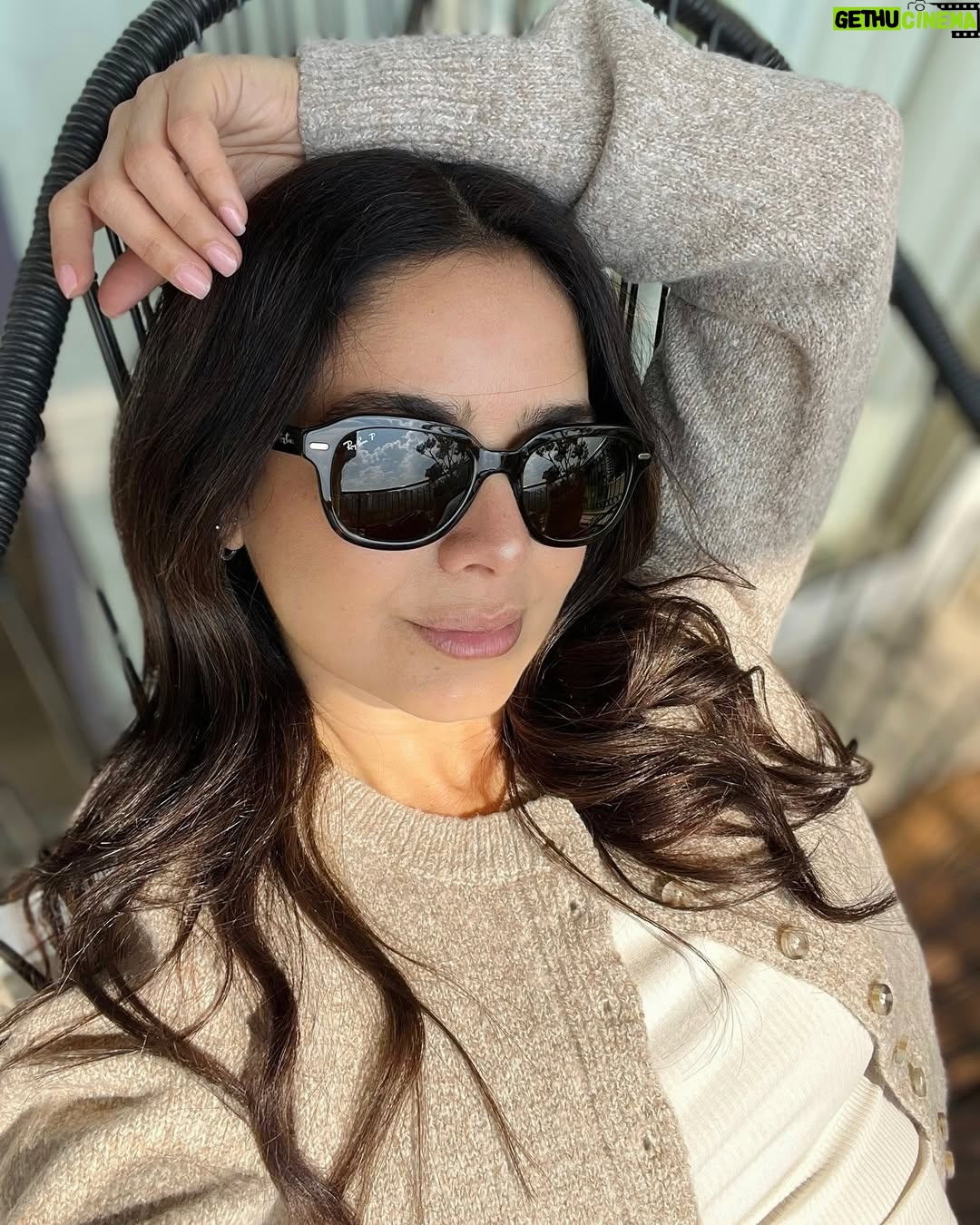 Mimi Morales - 1.7K Likes - 🌤️
Love sunny days…
A veces solo hace falta mirar hacia arriba.