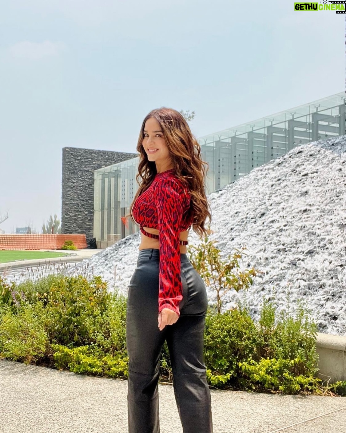 Mimi Morales - 4.4K Likes - 🍓!