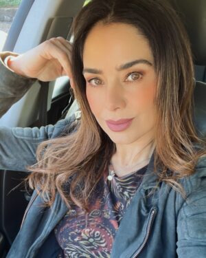 Mimi Morales Instagram - 🎥 
Con ganas de contarles más… 
Por ahora… 💋