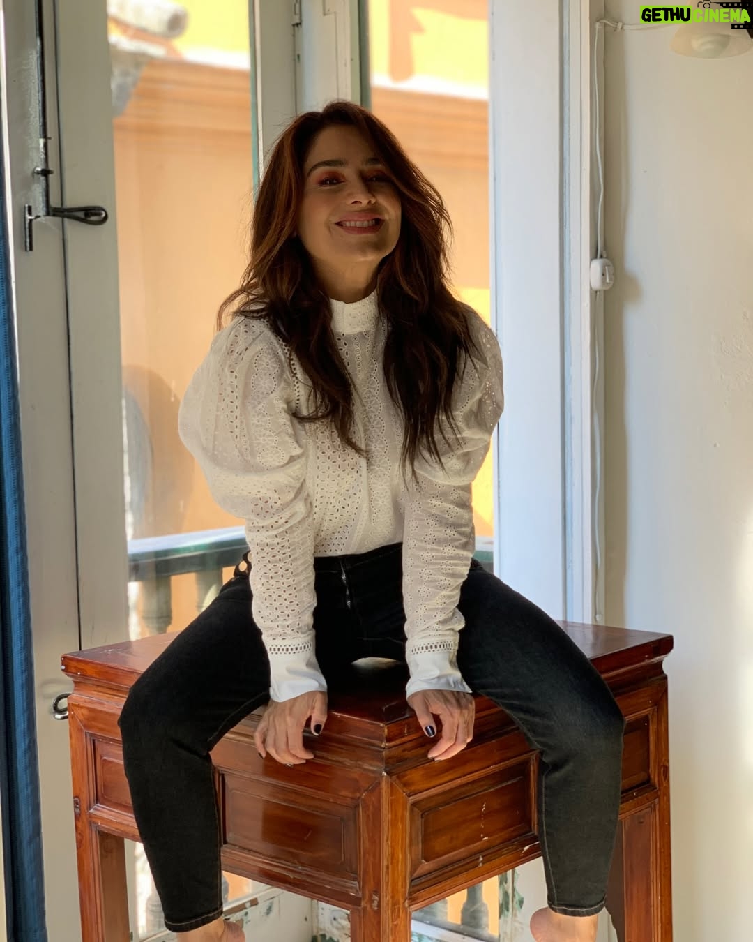 Mimi Morales - 2.7K Likes - 🤍
LIVE.LOVE.SMILE