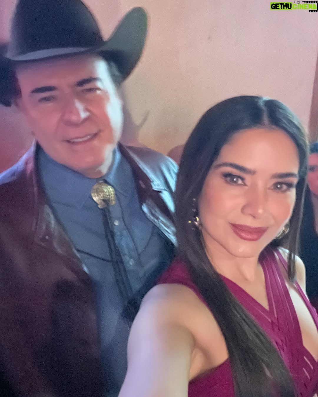 Mimi Morales - 5K Likes -