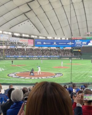 Mina Fujii Instagram - .
大昔、高校野球のイメージモデルをやらせていただいてから、野球場に来ると、このポーズをとってしまいます🤭⚾️
胸が熱くなる素晴らしい時間をありがとうございました🔥

가슴이 뜨거워지는 특별한 시간을 감사합니다🔥

@mlb
#TokyoSeries