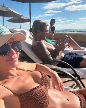 Mina Starsiak-Hawk Instagram - Cancún 2025 Drop ☀️🏖️👙