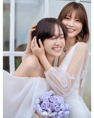 Mio Kudo Instagram - 中国雑誌『SEEKmagazine 3月号』の表紙、中ページに掲載していただいています！！
真花ちゃんと色んなテイストで撮影してきました！
楽しかった〜〜！！
コルミノとはまた違う私たちを見れると思います♪
ぜひチェックお願いします☺️

#コルミノ　
#SEEKmagazine
@xikemedia