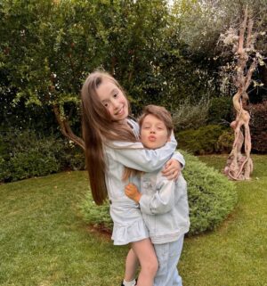 Miriam Cani Instagram - My birthday gift today and every day ❤️