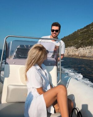 Miriam Cani Instagram - Njesoj si diten e pare