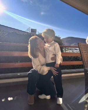 Miriam Cani Instagram - Gezuar ditelindjen dashuria ime Duam. Kampioni im. Mami te do deri ne pafundesi ❤️