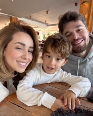 Miriam Cani Instagram - Gezuar ditelindjen dashuria ime Duam. Kampioni im. Mami te do deri ne pafundesi ❤️