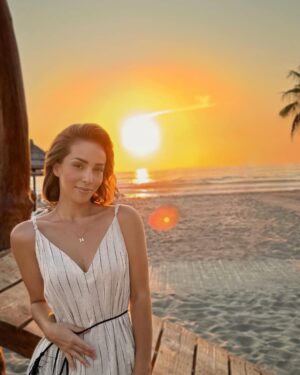 Miriam Cani Instagram - 💛