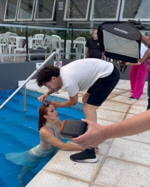 Miriam Lanzoni Instagram - 🤍
@revistacaras 💣 
@tresreflejosestudio 
@rodrigopintoceliz 
@nanoge.ar 
El primer vídeo es la posta