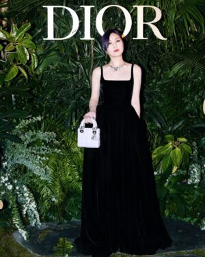 Miriam Yeung Chin-Wah Instagram - Thank you so much 💜
@dior 
#dior高級珠寶展

Make up: @lingchan_makeup 
Hair: @nate_peng 
Outfit: @dior