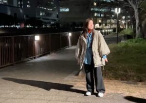 Misako Renbutsu Instagram - #バニラな毎日

大切で大好きな思い出たち。
思わず二度見してしまう写真・動画も紛れてます。笑

…というのも、、。
クランクアップの時、すでにアップしていた静がパティシエに転職（？）して、内緒で駆けつけてくれたんです😭（衣装さんにコックコートが着たいとお願いしたらしい。笑）

そしてこのサプライズ、なんとスタッフさん総出の演出で、静が視界に入らないように私の立ち位置が計算されていたり（まんまとそこに立った私…）、私の意識を逸らすために一木監督熱演のスピーチがあったり（でもとっても素敵なお話で普通に泣いてしまった）、
最後の最後まで、バニラチームらしい 愛と笑いに溢れたオールアップでした。
私はこの先何回も、この動画や写真を見返すと思います。

改めて、木戸くんありがとう☺️嬉しいやら面白いやらで、気持ちが忙しかったよ！笑
そしてスタッフの皆さま。こんなに笑いと涙がごちゃ混ぜになったアップは初めてでした。本当に本当に幸せ者です。心から、ありがとうございました☺️
みんなだいすきです！！！

@nhk_yorudora 
@taisei_kido_ 

（そしてひとつ前の投稿、たくさんの愛に溢れたコメントありがとうございました。ぜんぶ読んでます。
心ってこんなに繋がれるんだなぁ、と胸がいっぱいになりました。
いつまでも 皆さんの毎日に、白井さんたちの毎日が寄り添い続けられますように。心から、ありがとうございました。）