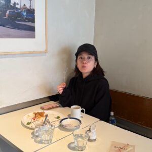 Miwako Kakei Instagram - ♡♡♡
お祝いの言葉やあたたかいメッセージをいただく毎日で、
本当に嬉しいです。
本当はお一人お一人にお礼を伝えたいのですが、すべて大切に読ませていただいています☺️

先日31歳も迎えました。
いつもありがとう！
これからもよろぴくおねがいします☺️