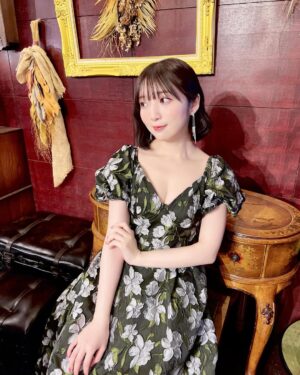 Moe Toyota Instagram - 🩶💚

バースデーグッズオフショット🫶🏻🪽
大人かわいいドレス嬉しい〜〜👼

💖受注期間
4/6（日）23:59まで〆
ゲーマーズオンラインショップ内にて✨

#豊田萌絵
#30歳記念グッズ
#セクシーオトナジャン