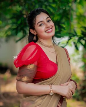 Mokksha Instagram - Isaithida ennai thedi varanum varanum 🦋🦋
@mokksha_official 
Click- @vj_weddings_ 
Costume- @chakitha_designs 
@janaki_remya 
Thanks - @mayakiranam_vishnumaya 🙏🙏
#trend #new #mokksha #mokksha_official_fans_club #karma #saree #