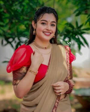 Mokksha Instagram - Isaithida ennai thedi varanum varanum 🦋🦋
@mokksha_official 
Click- @vj_weddings_ 
Costume- @chakitha_designs 
@janaki_remya 
Thanks - @mayakiranam_vishnumaya 🙏🙏
#trend #new #mokksha #mokksha_official_fans_club #karma #saree #