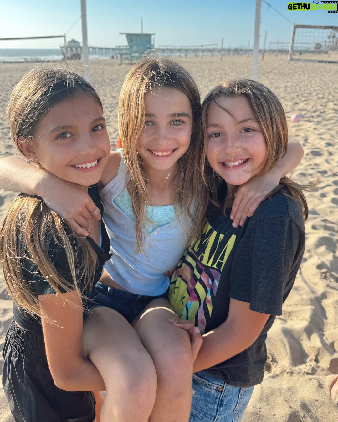 Molly Sims - 10.8K Likes - Scar’s Bungalow > San Vicente Bungalows 😉 my girl is hitting the DOUBLE DIGITS 🎂🥳