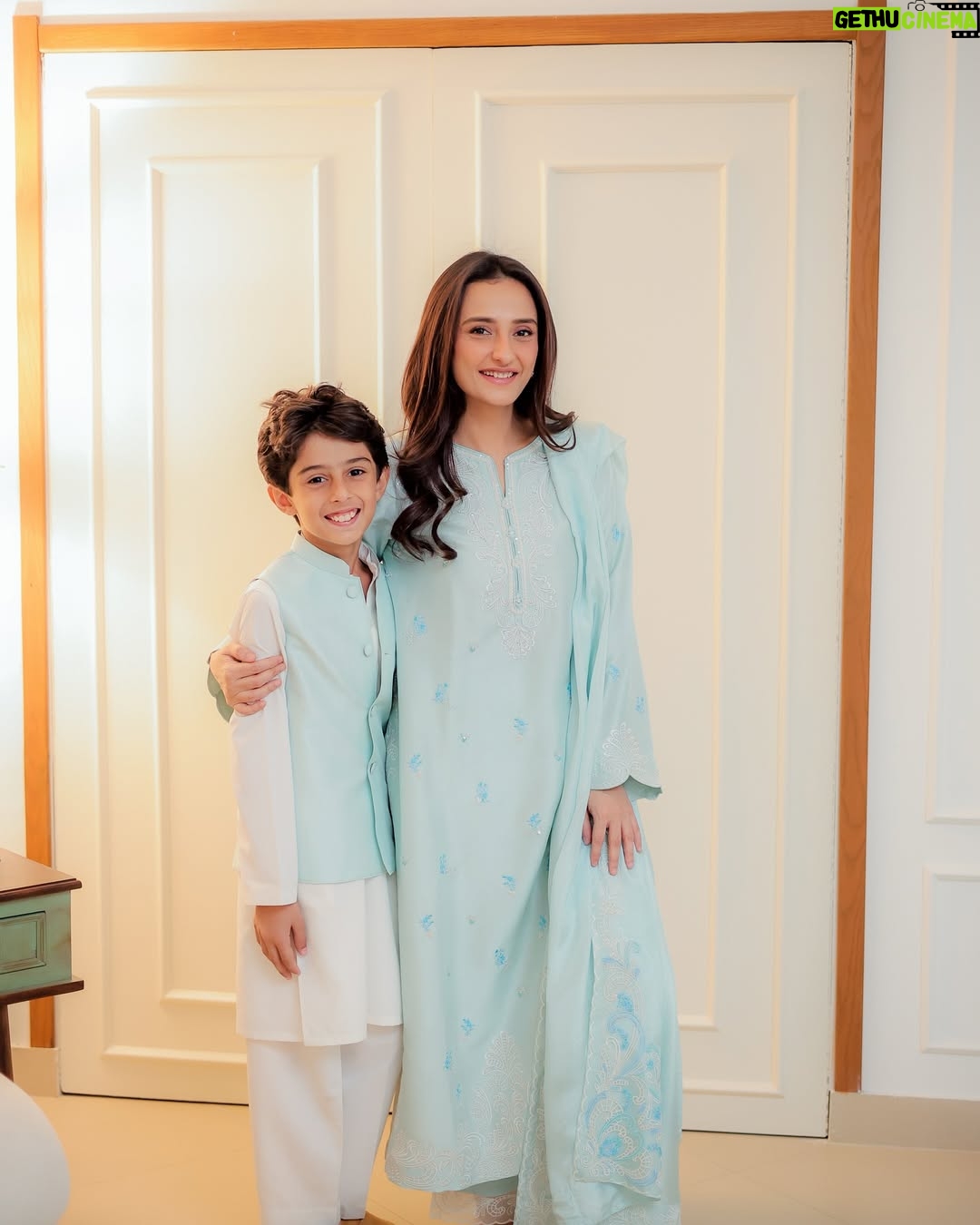 Momal Sheikh - 79.7K Likes - May Allah accept our prayers, fasting, Ibadaat and every good deed, big or small. May Allah forgive our sins, answer our duas and grant us many more Ramadan in health and strong Imaan.
Ameen 🤲🙏
Eid Mubarak ✨🌙
@farahtalibaziz x @nabila_salon x @hashu_hair x @thisis_umar_mua x @rehanmithanii