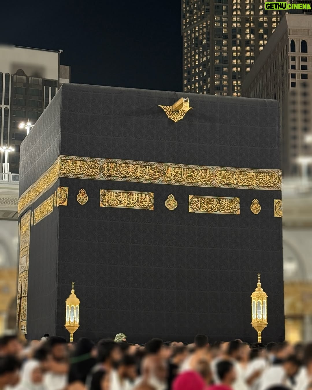 Momal Sheikh - 87.6K Likes - Jumma tul wida Mubarak. Allah hamari ibadaat aur duwein qabool farmyein 🙏 Duwon main yaad rakhay ga aur ab sab kay liy dhair sari duwein 🤲
Umrah 11.02.25 🤍🤍
My fav abayas 🫶 @rhkabayas