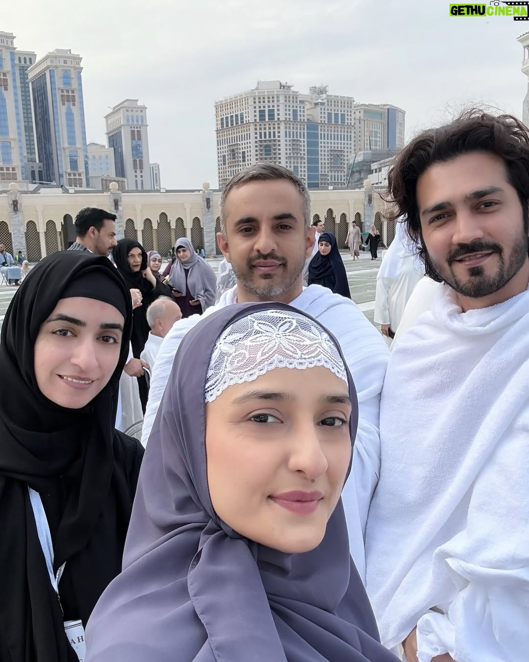 Momal Sheikh - 87.6K Likes - Jumma tul wida Mubarak. Allah hamari ibadaat aur duwein qabool farmyein 🙏 Duwon main yaad rakhay ga aur ab sab kay liy dhair sari duwein 🤲
Umrah 11.02.25 🤍🤍
My fav abayas 🫶 @rhkabayas