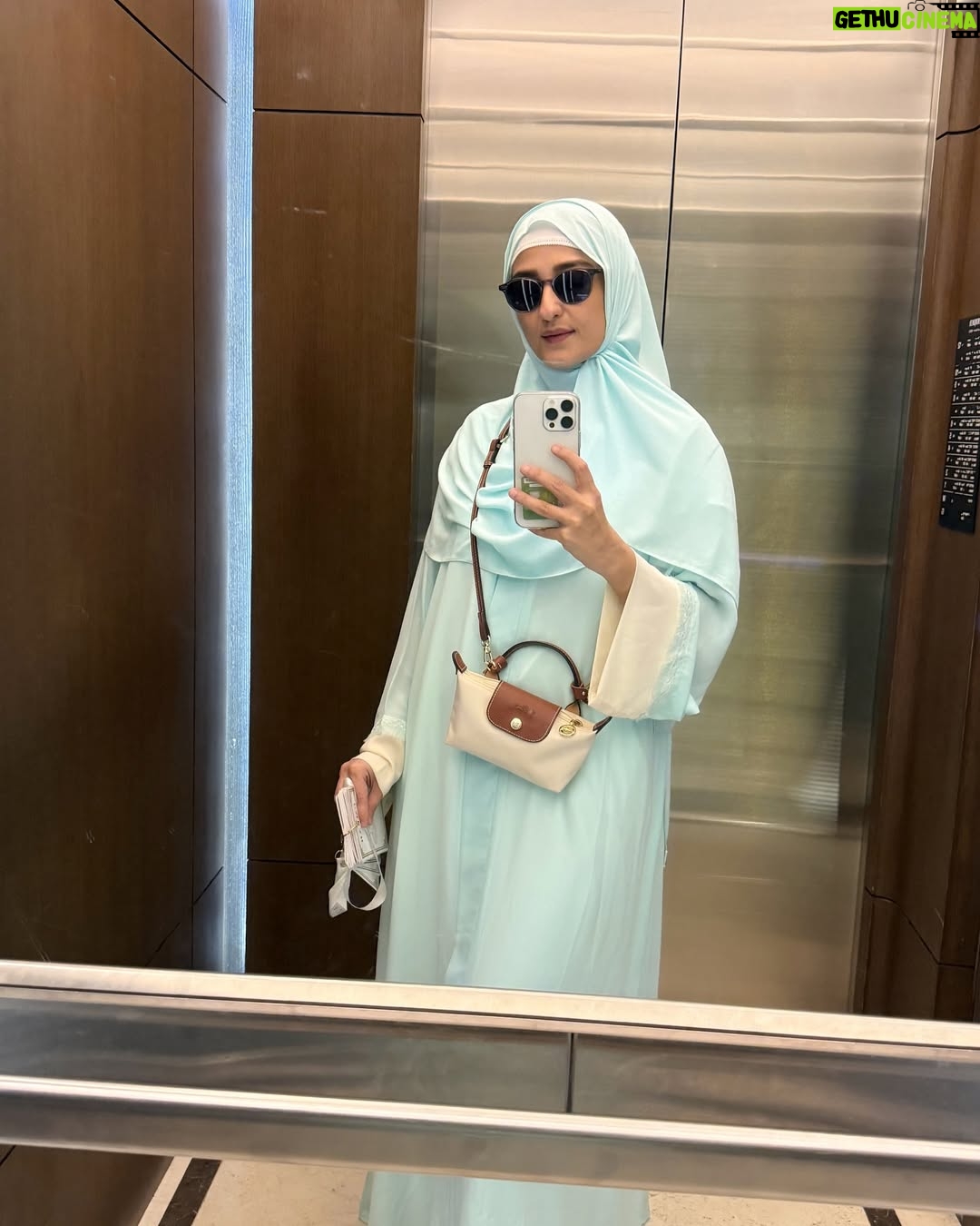 Momal Sheikh - 87.6K Likes - Jumma tul wida Mubarak. Allah hamari ibadaat aur duwein qabool farmyein 🙏 Duwon main yaad rakhay ga aur ab sab kay liy dhair sari duwein 🤲
Umrah 11.02.25 🤍🤍
My fav abayas 🫶 @rhkabayas