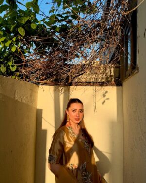 Momina Iqbal Instagram - Eid Mubarak ♥️💕