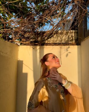 Momina Iqbal Instagram - Eid Mubarak ♥️💕