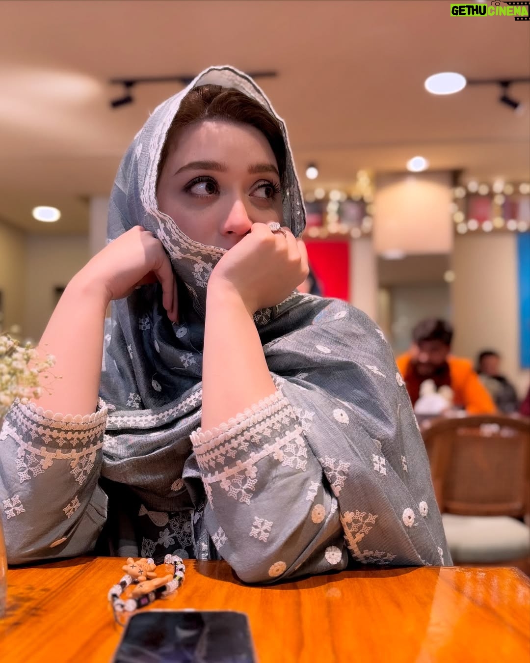 Momina Iqbal - 129.6K Likes - Okay💕🤫