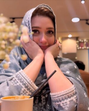 Momina Iqbal Instagram - Okay💕🤫
