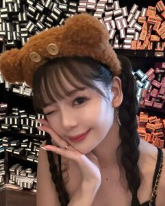 Actress Momo Shitou HD Photos and Wallpapers April 2025