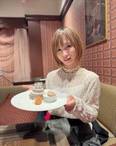 Actress Momoko Gumi Company HD Photos and Wallpapers December 2025