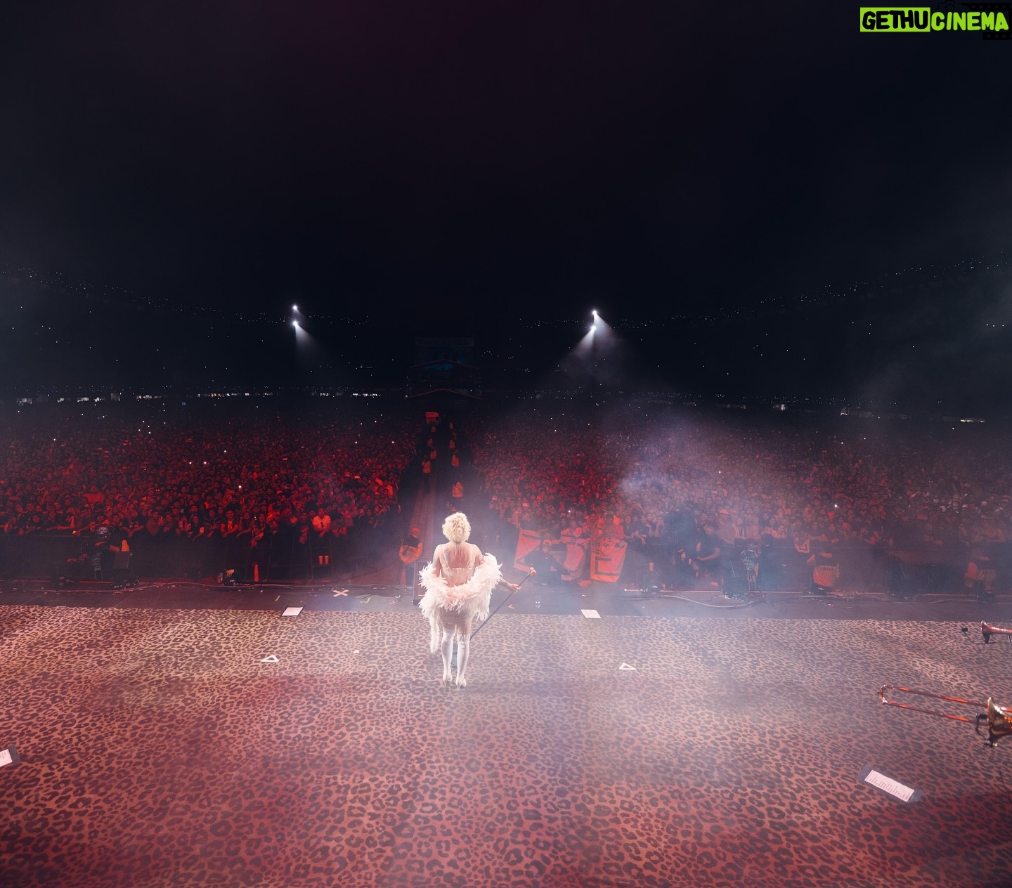 Mon Laferte - 244.8K Likes - Vive Latino 2025, se quedará en mi corazón como uno de los momentos mas especiales de mi vida
Gracias México, no te imaginas cuánto te amo ❤️
Fotos @mayraortizph