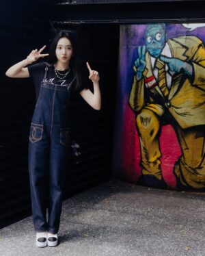 Moon Lee Instagram - 《器子》首映的那一天❤️💫⚾️
這麼多年過去，這個故事終於能呈現在大銀幕上的感覺，真好！

@organchild.movie 

.
💫 @chanelofficial 
✨ @quentilu 
🌷 @chloec_mfbb @mfbb.official 
🤍 @juntsai__ @chuanchuanstudio 
🍪 @zhutor