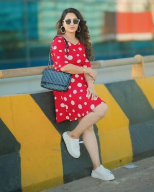 Mounika Dev Instagram - Adhi dha surprisuuuuu❤️

Photography @eyesofrp