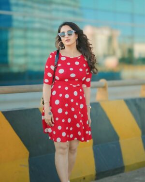Mounika Dev Instagram - Adhi dha surprisuuuuu❤️

Photography @eyesofrp