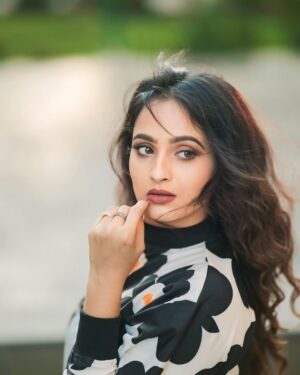 Mounika Dev Instagram - Itty bitty pretty ( Kannimaaa )

Photography @eyesofrp