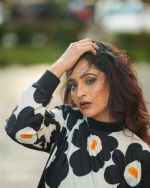 Mounika Dev Instagram - Itty bitty pretty ( Kannimaaa )

Photography @eyesofrp
