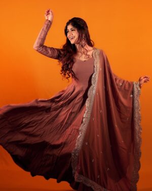 Mridhula korapati Instagram - In a state of mind called bliss ✨

Outfit : @surtisilk 
Photography : @studiolumieres @kickyoga