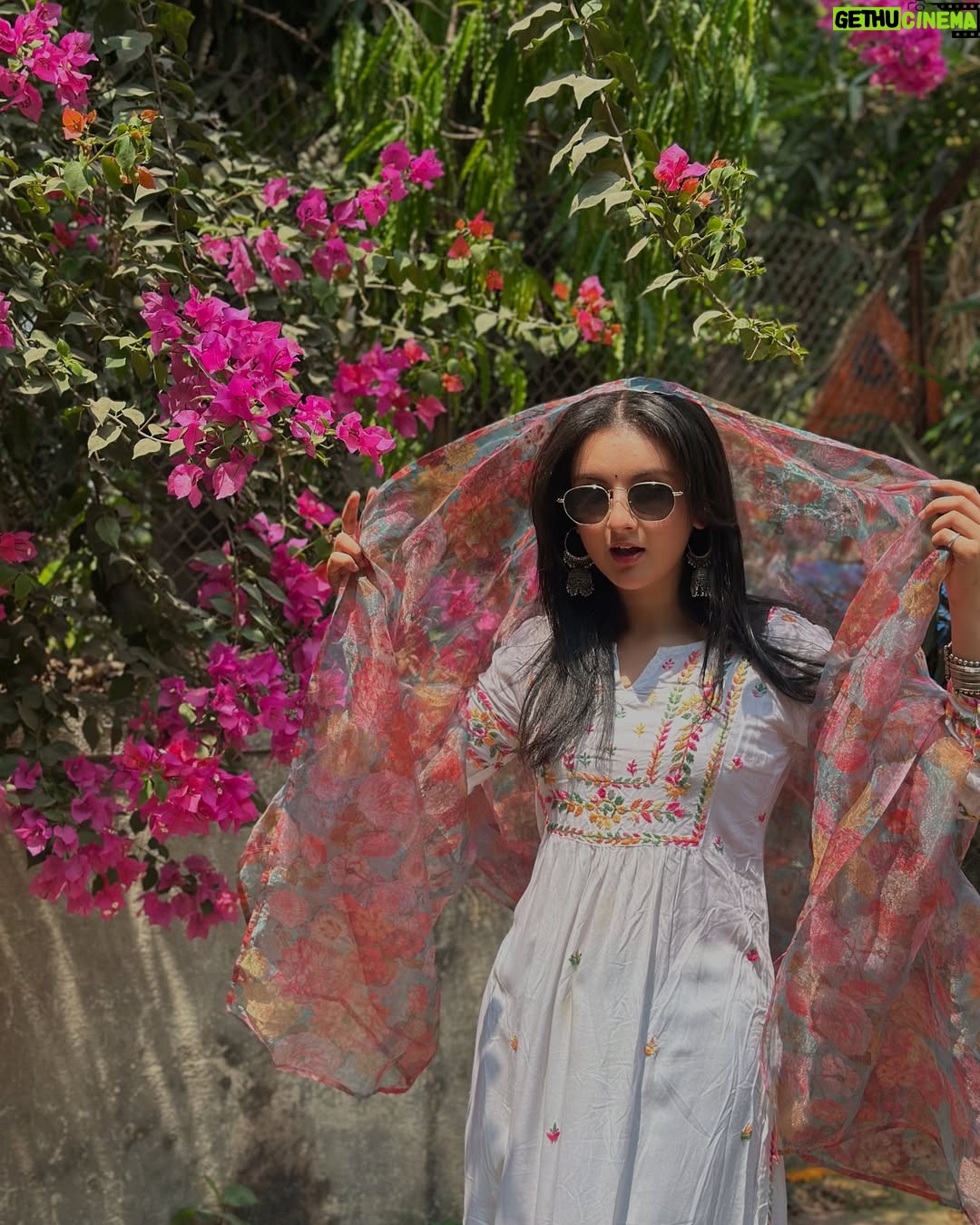 Mrinal Navell - 10.2K Likes - Moods that didn’t make it to the gram. 🪽🫶🏻☀️🎀🥂🩷
.
.
.
.
.
.
.
.
#love #insta #instagood #photooftheday #photography #art #ootd #fashion #mrinalnavell #reels #trending #artist #healing #dump
(Insta, love, fyp, ootd , trending, artist,mumbai,actor,dump)